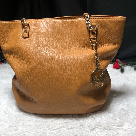 Michael Kors - Picture 1 of 10